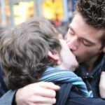 kiss-in-gay