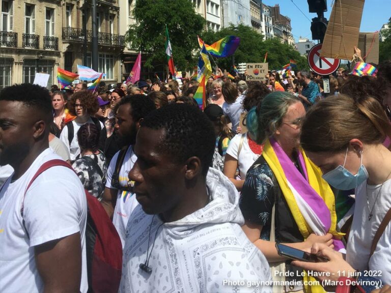 La première Pride au Havre rassemble jusqu'à 2000 personnes (photos