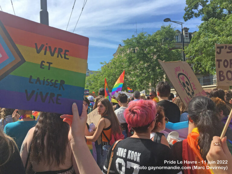 La première Pride au Havre rassemble jusqu'à 2000 personnes (photos